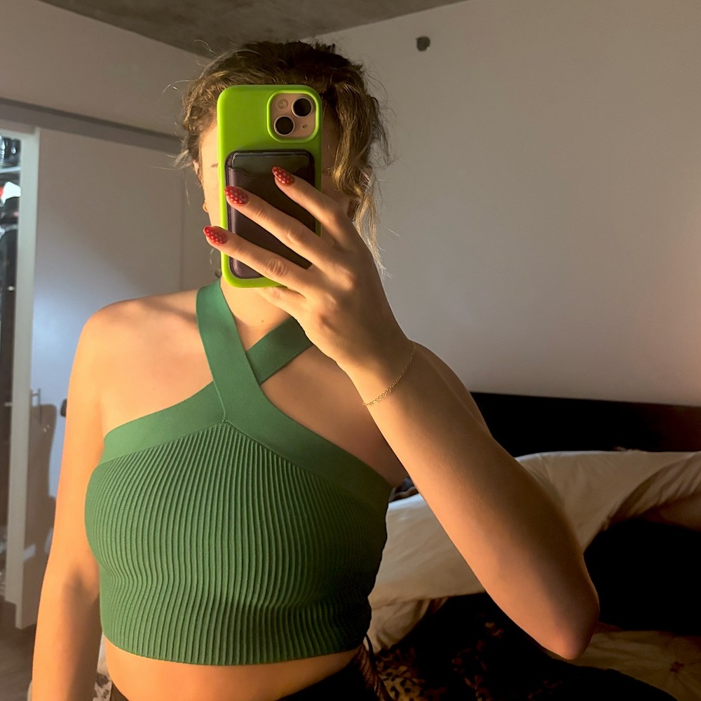 Aritzia Babaton Sculpt Knit Criss Cross Cropped Tank